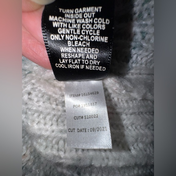 Torrid Crew Neck Drop Shoulder Pullover Sweater Multi In Cloud Dancer Size 5 - Picture 8 of 11